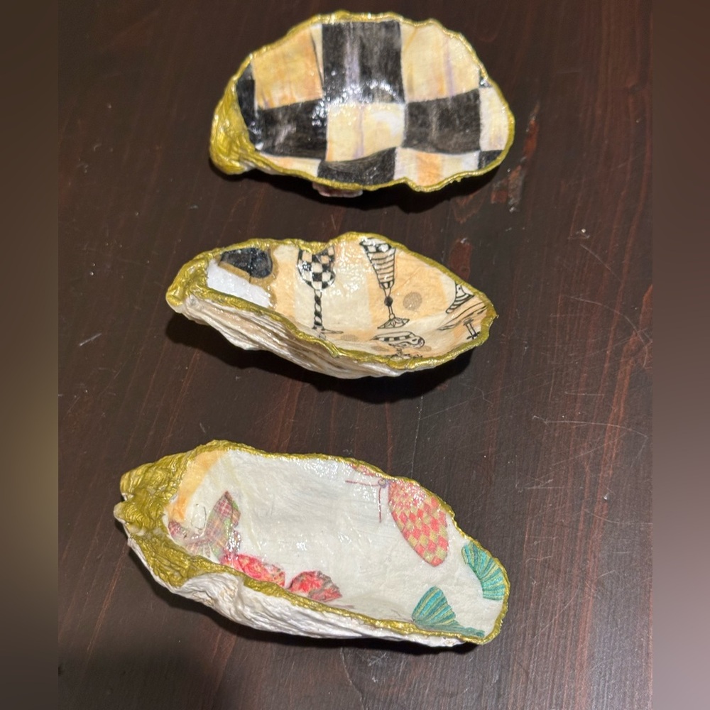 Handmade decoupage catch all shells in Mackenzie Childs patterns. - Picture 9 of 11